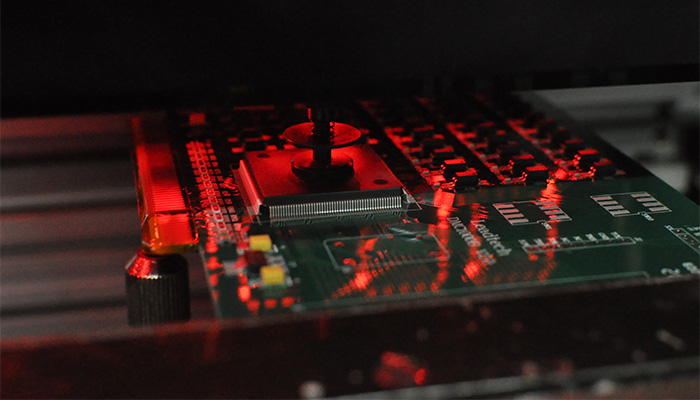 【新手必看】SMT貼片加工全流程技術指南：從鋼網制作到回流焊控制，一文掌握核心工藝