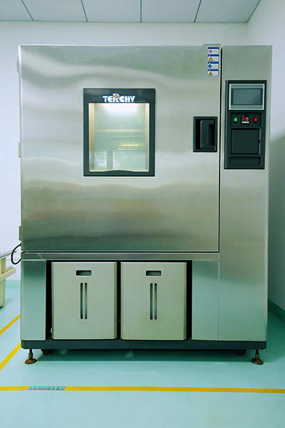 高低溫測試設(shè)備